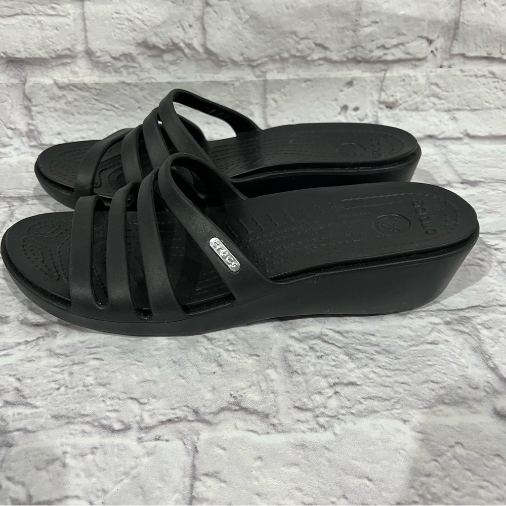 Crocs Double Strap Black Women’s Sandals Size 11 stacked heel